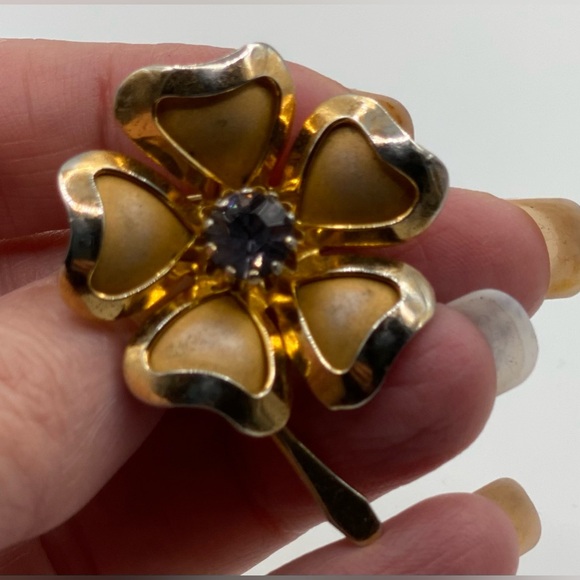 Coro Flower Shape Gold Tone Purple Stone 3D Brooch Pin Signed - Picture 3 of 3